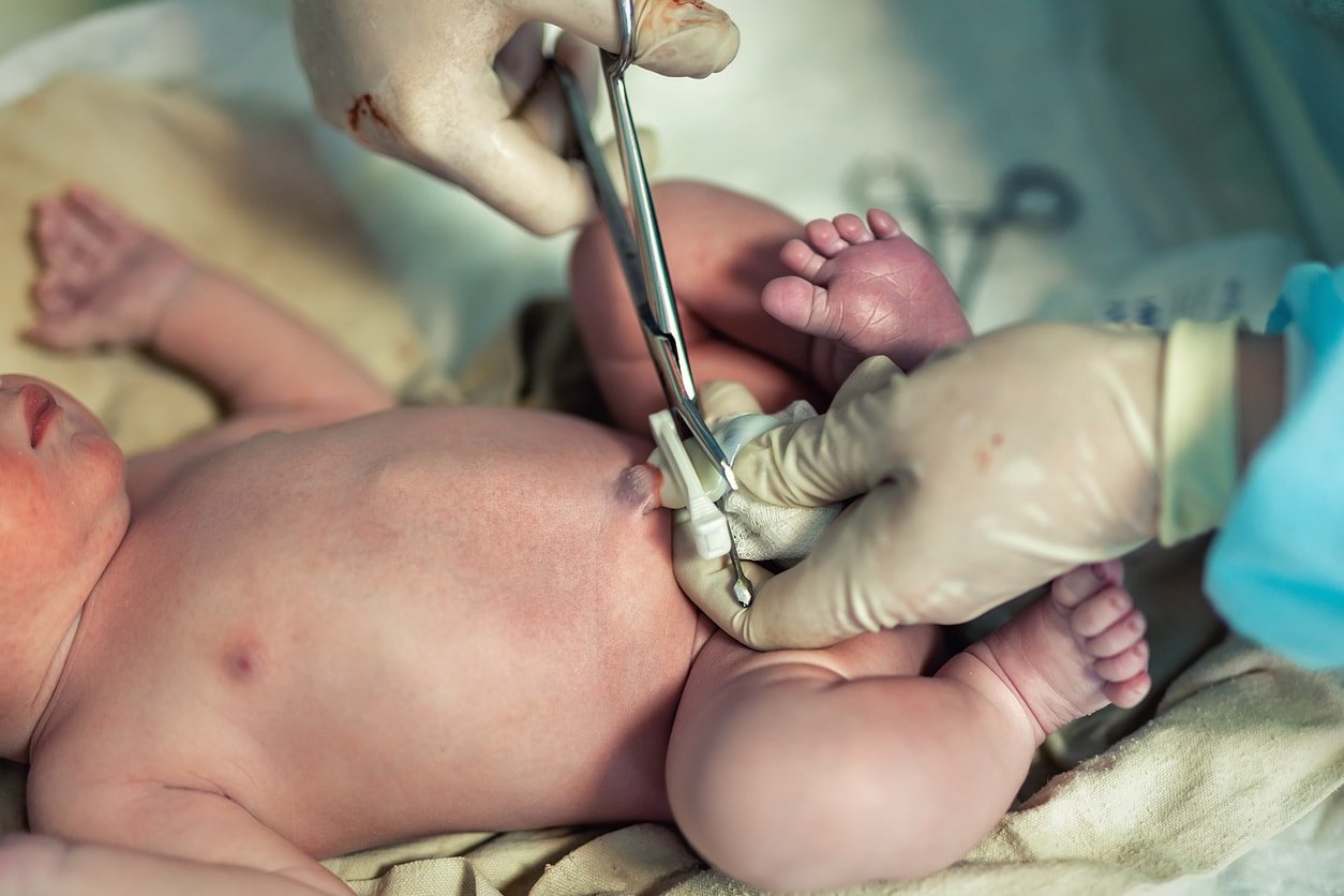 Close-up médico obstetra enfermeira