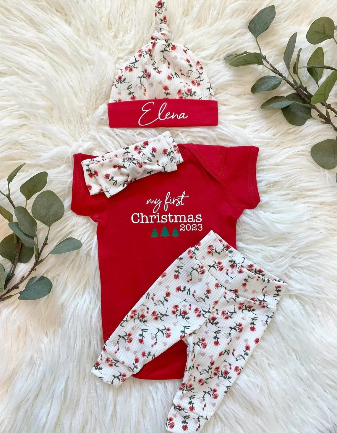 Primeiro conjunto de Natal da menina