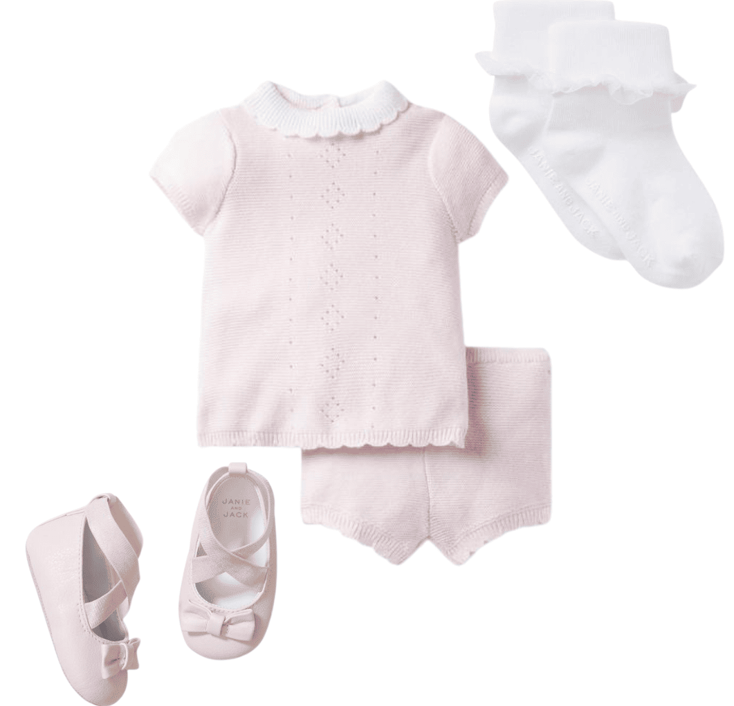 Conjunto de duas peças em malha rosa com meias brancas e sapatos slip-on rosa 