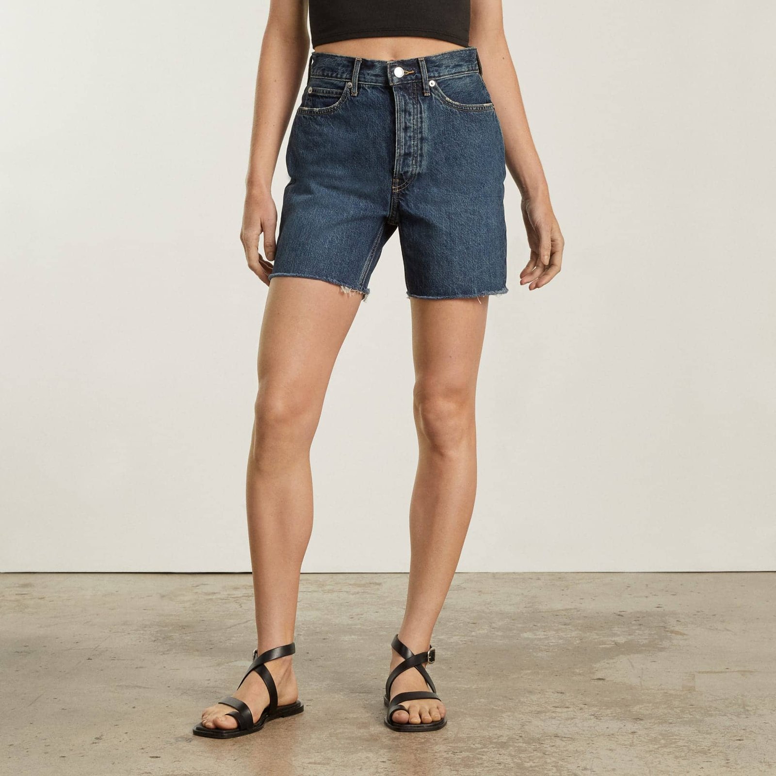 Shorts jeans cortados 