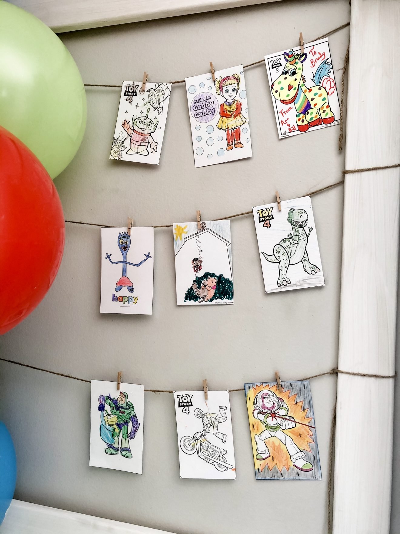 Arte para colorir Toy Story feita por convidados da festa