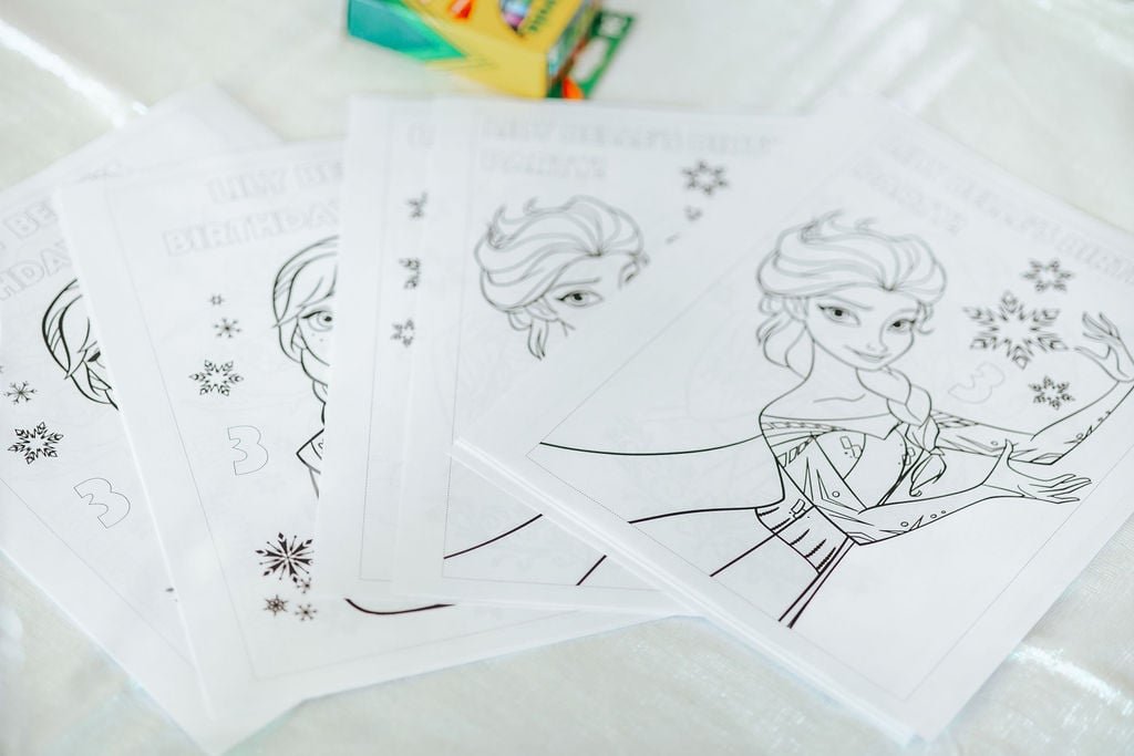 Páginas para colorir personalizadas para festa de aniversário Frozen