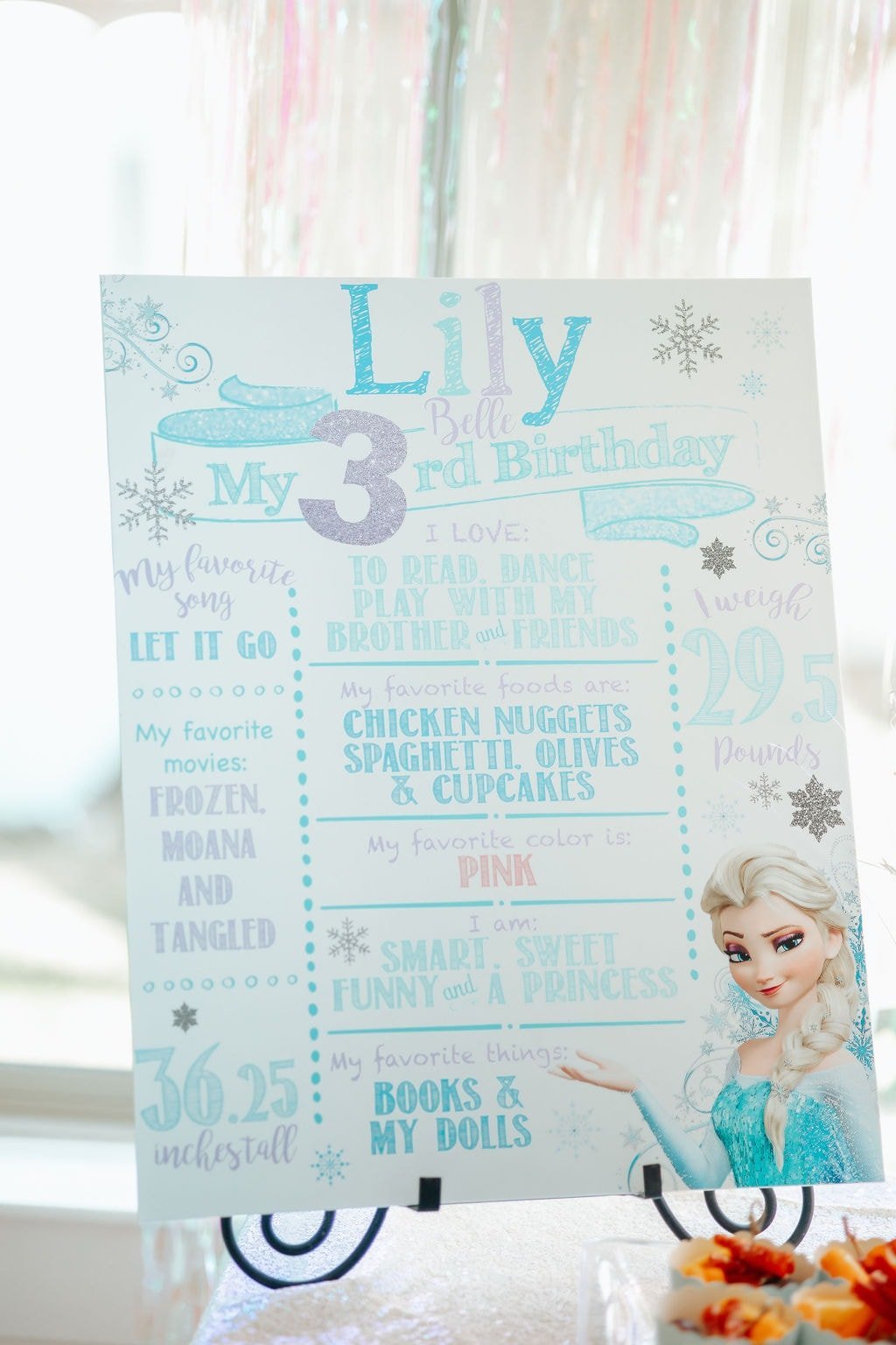 Pôster de aniversário personalizado com tema Frozen