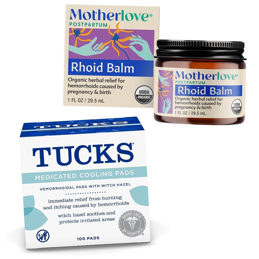 A imagem mostra dois produtos para alívio de hemorróidas, ideais para tratar hemorróidas durante a gravidez.  O primeiro é Motherlove Rhoid Balm, um remédio herbal orgânico em um frasco e caixa de 1 fl oz (29,5 mL).  O segundo são as almofadas de resfriamento medicamentosas TUCKS com hamamélis em uma caixa de 100 almofadas.  Ambas as caixas exibem o logotipo orgânico do USDA.